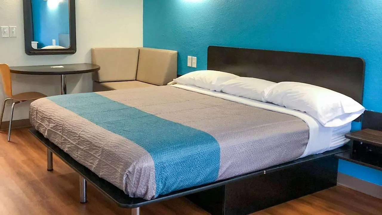 ** Hotel Motel 6-Daytona Beach, Fl - Speedway United States